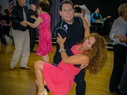 06 WOW LOOKING GOOD-1